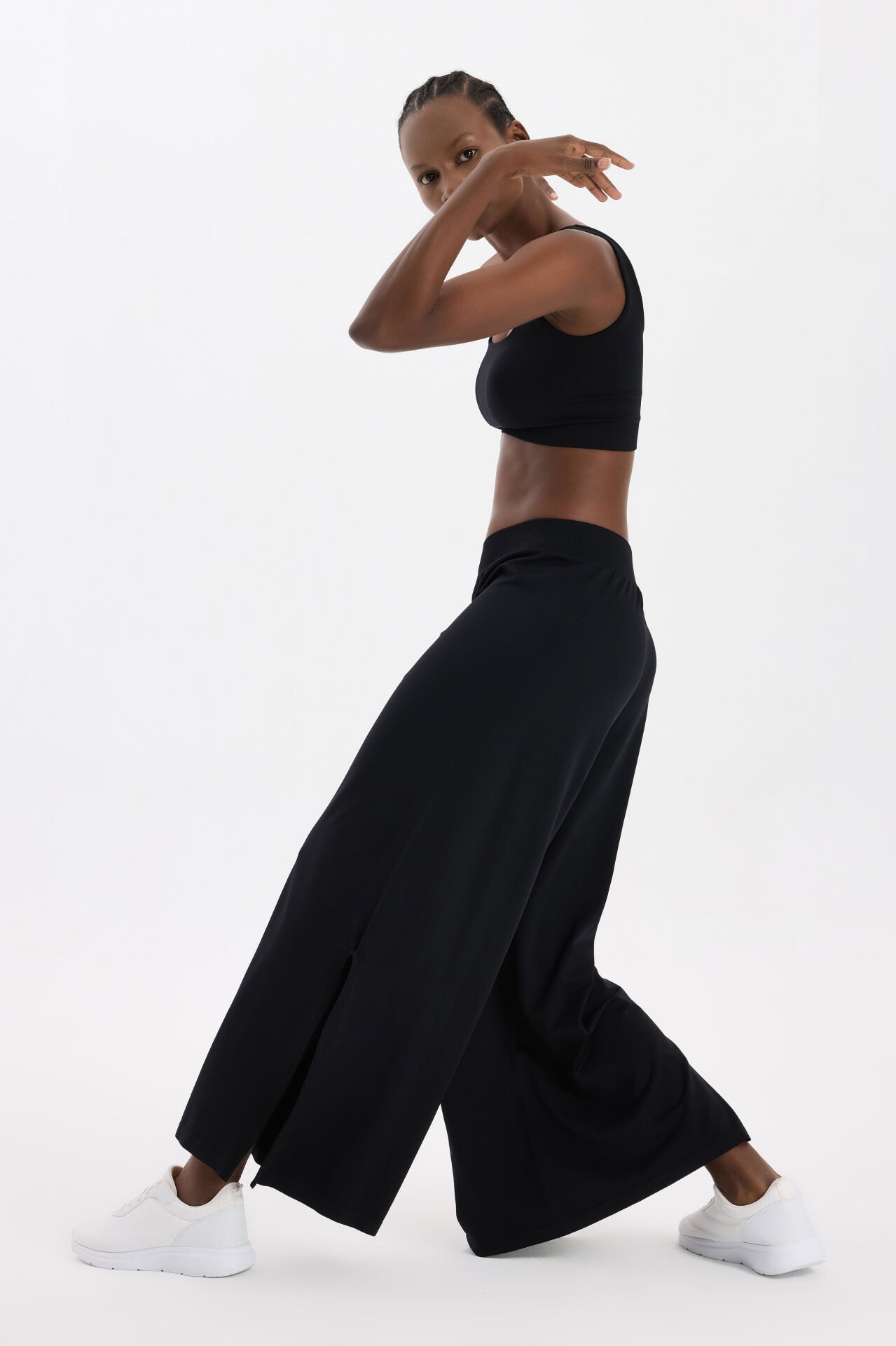 Dikişsiz Yırtmaçlı Pantolon Siyah