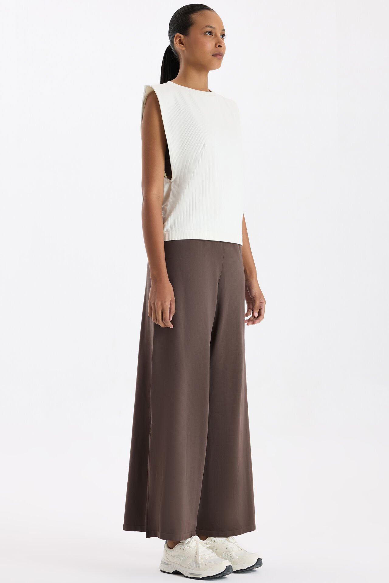 Dikişsiz Yırtmaçlı Pantolon Kakao Dansı