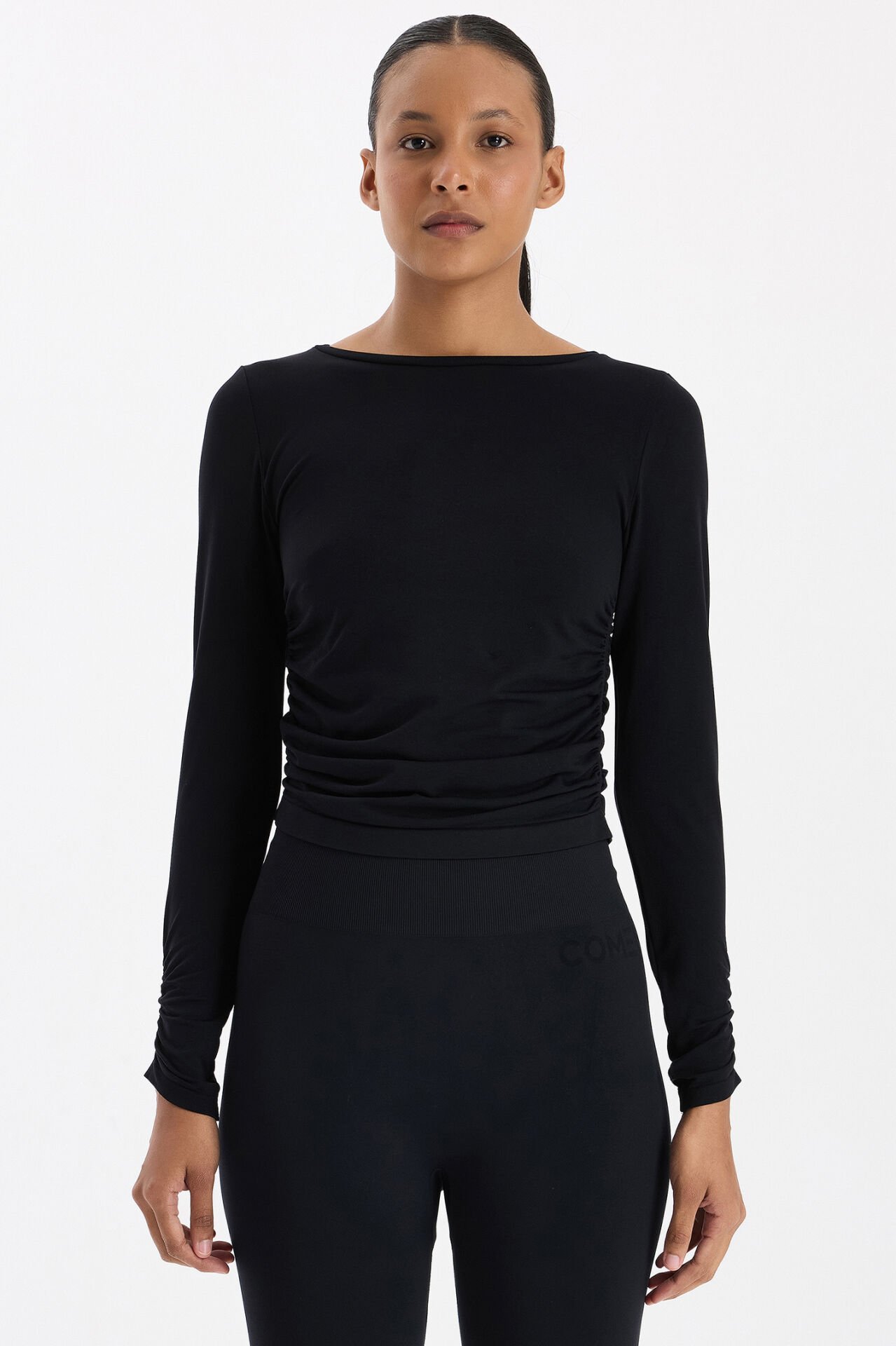 Kolları ve Yanları Büzgülü Uzun Kollu Spor Üst Siyah