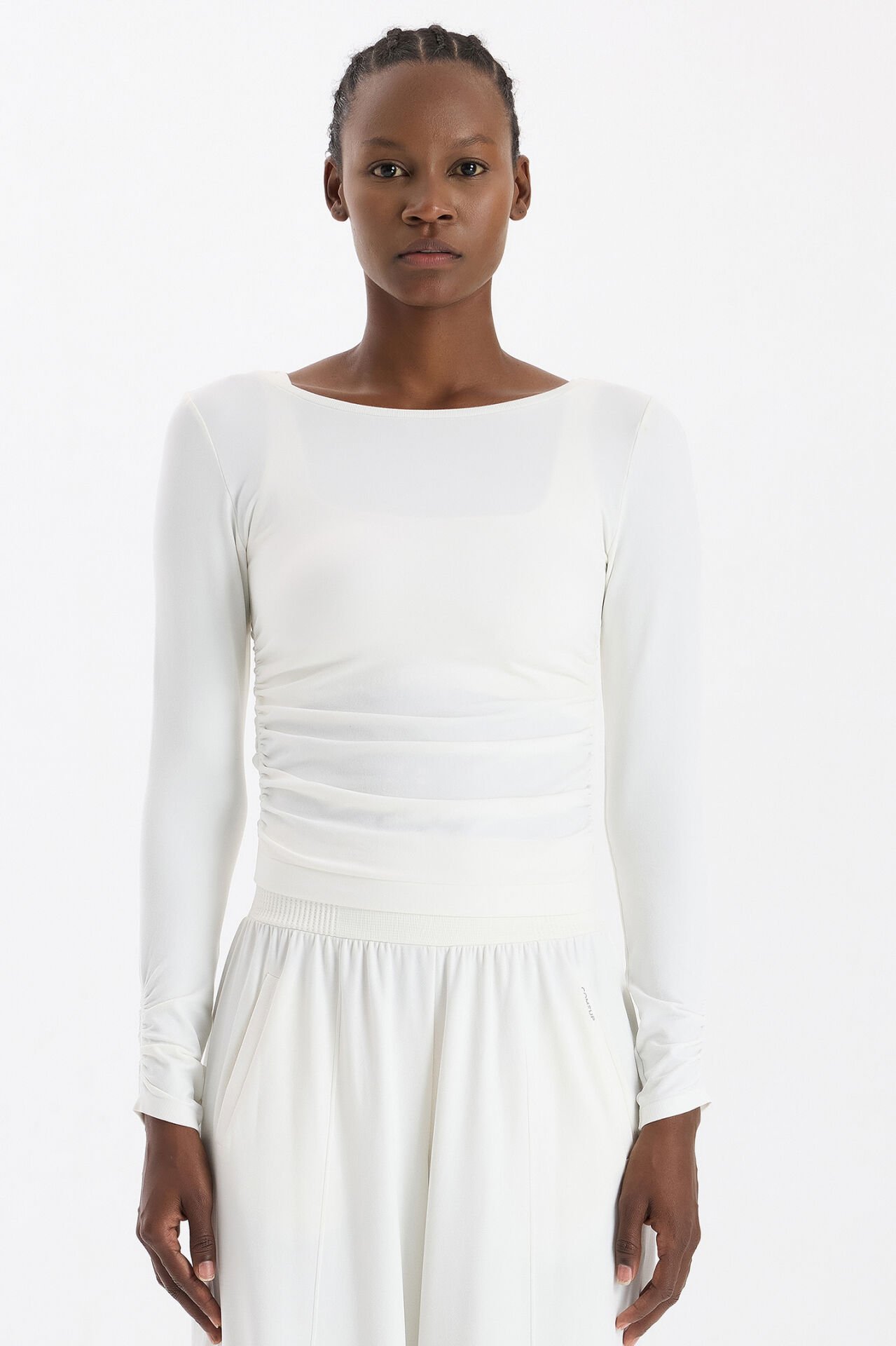 Kolları ve Yanları Büzgülü Uzun Kollu Spor Üst Kırık Beyaz