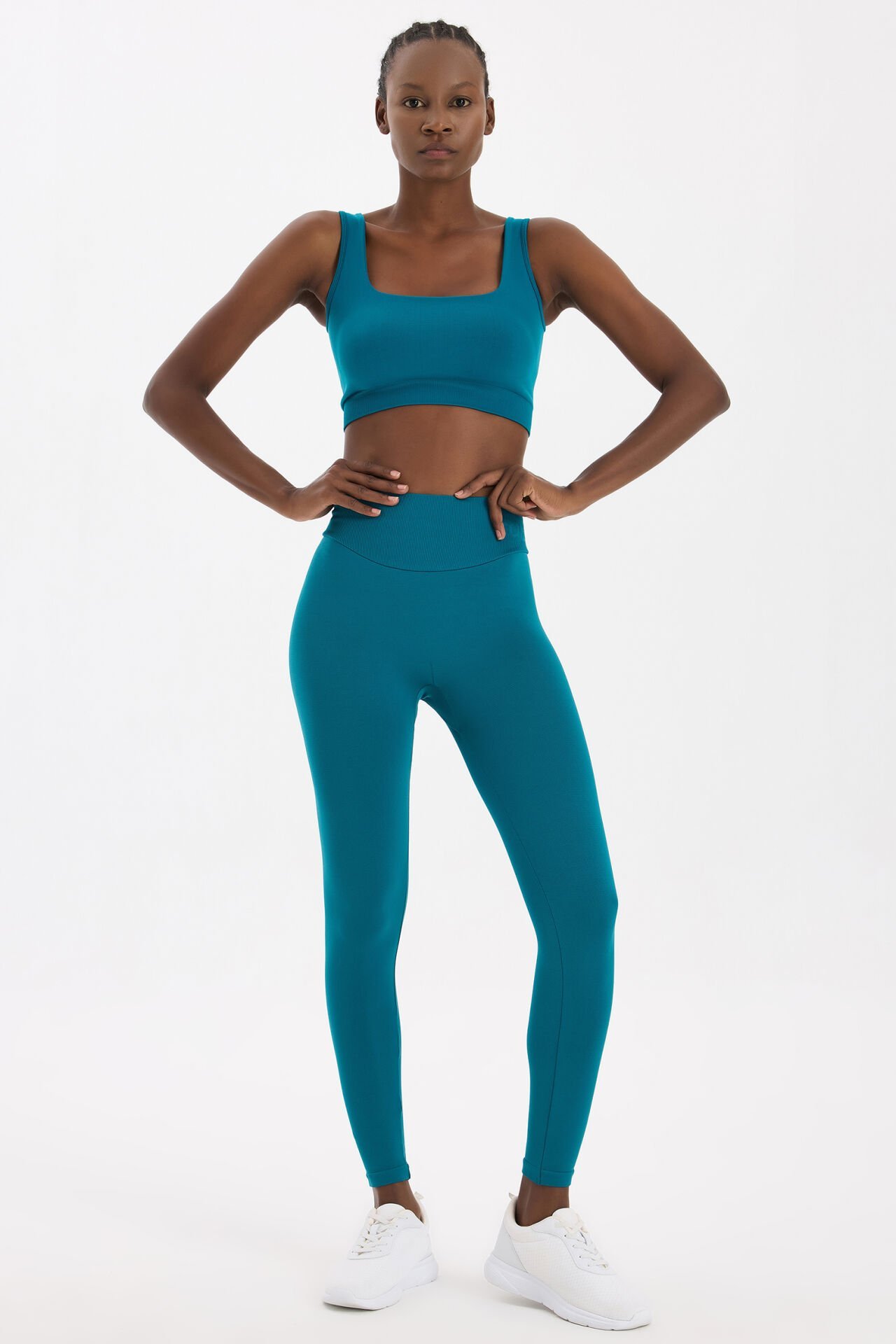 Oval Kemer Tasarımlı Toparlayıcı Tayt Milenyum Yeşili