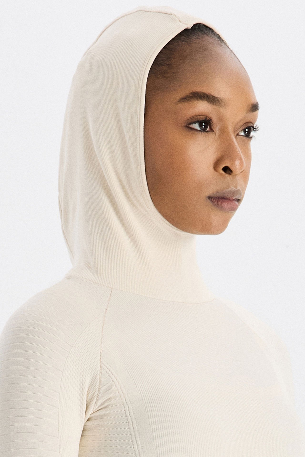 Uzun Kollu Kapüşonlu Sweatshirt Badem Sütü