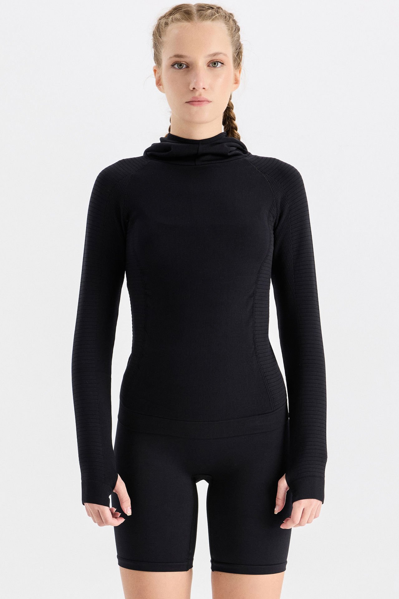 Uzun Kollu Kapüşonlu Sweatshirt Siyah