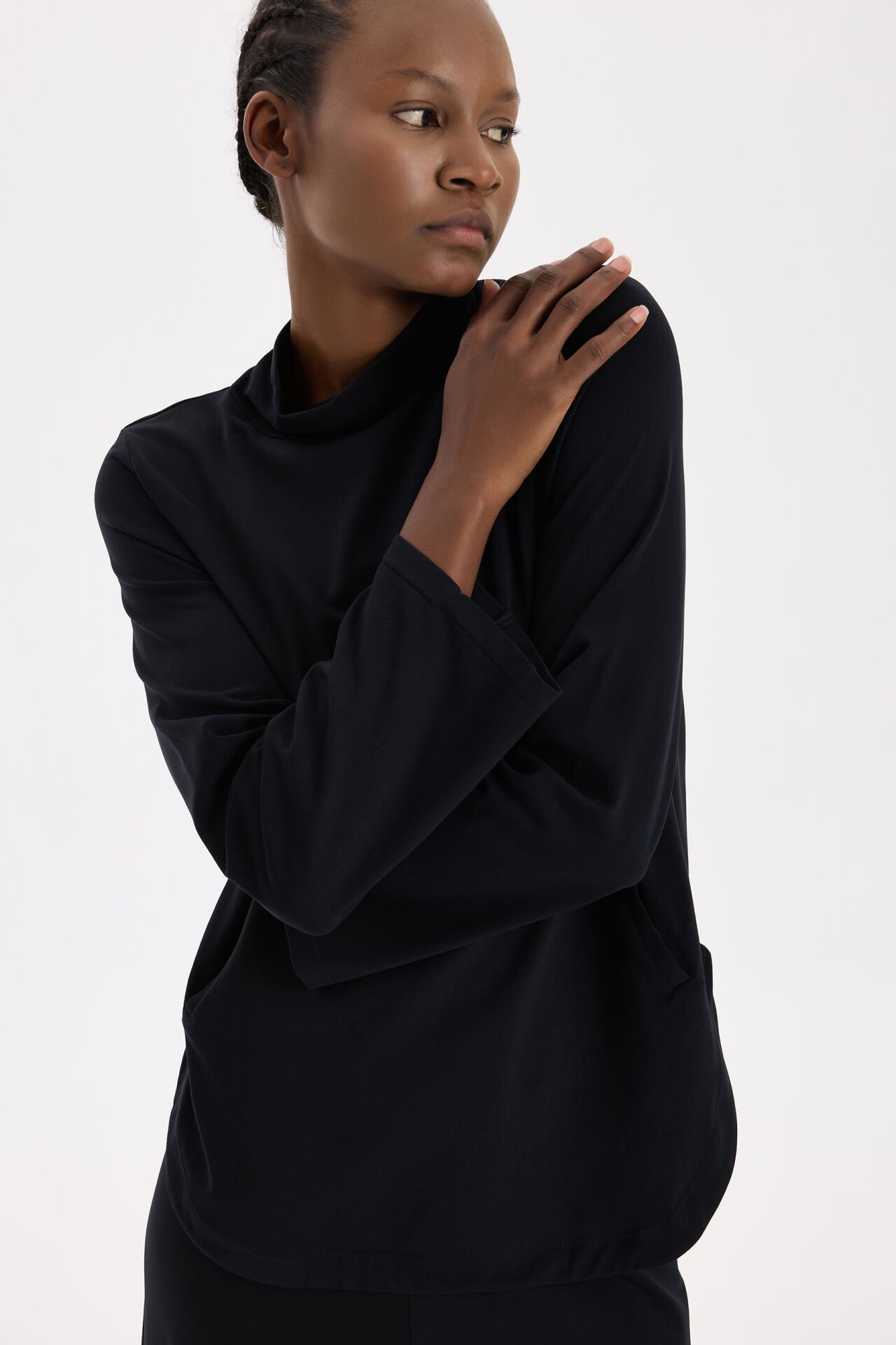 Yüksek Yaka Cepli Uzun Kollu Hafif Sweatshirt Siyah
