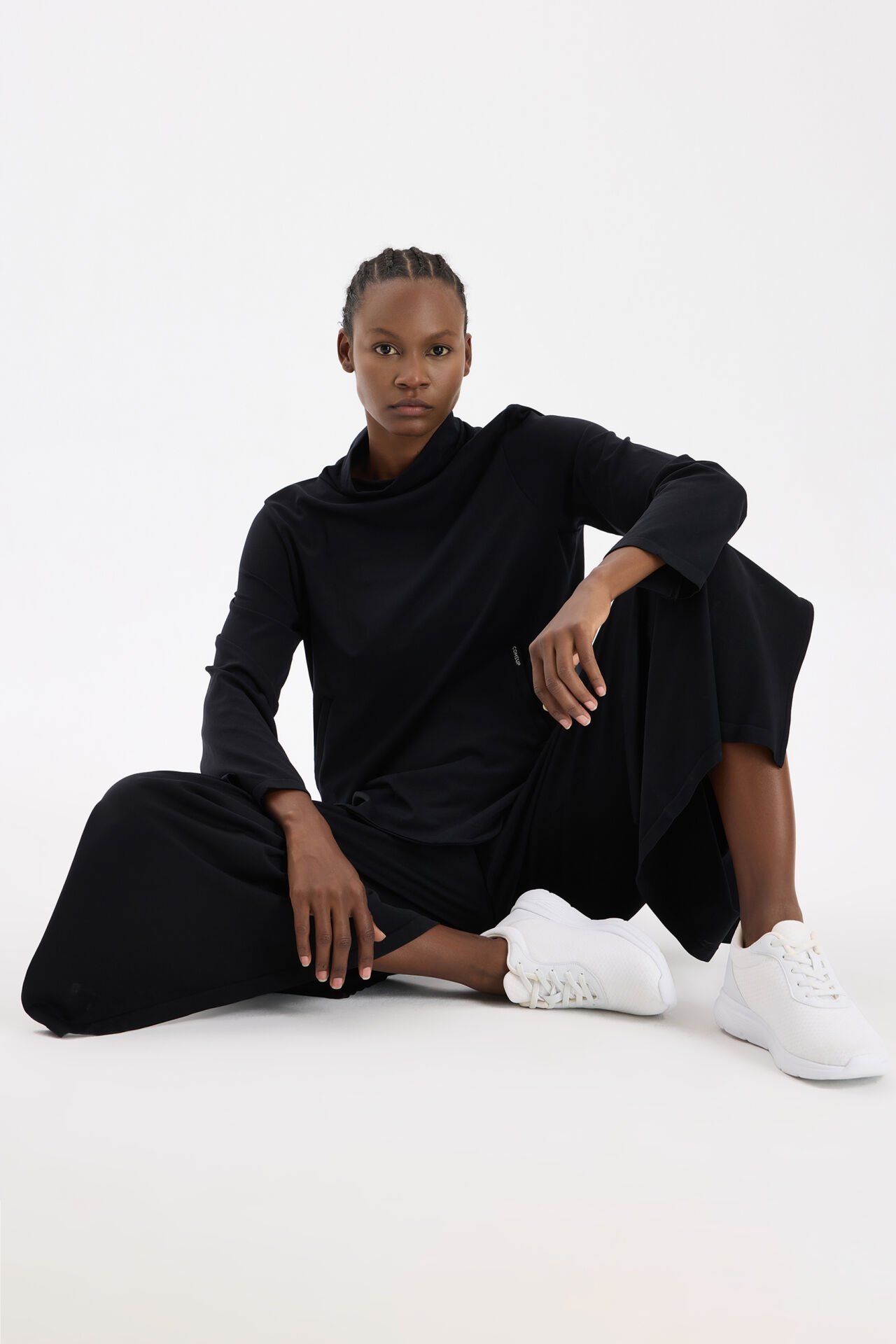 Yüksek Yaka Cepli Uzun Kollu Hafif Sweatshirt Siyah