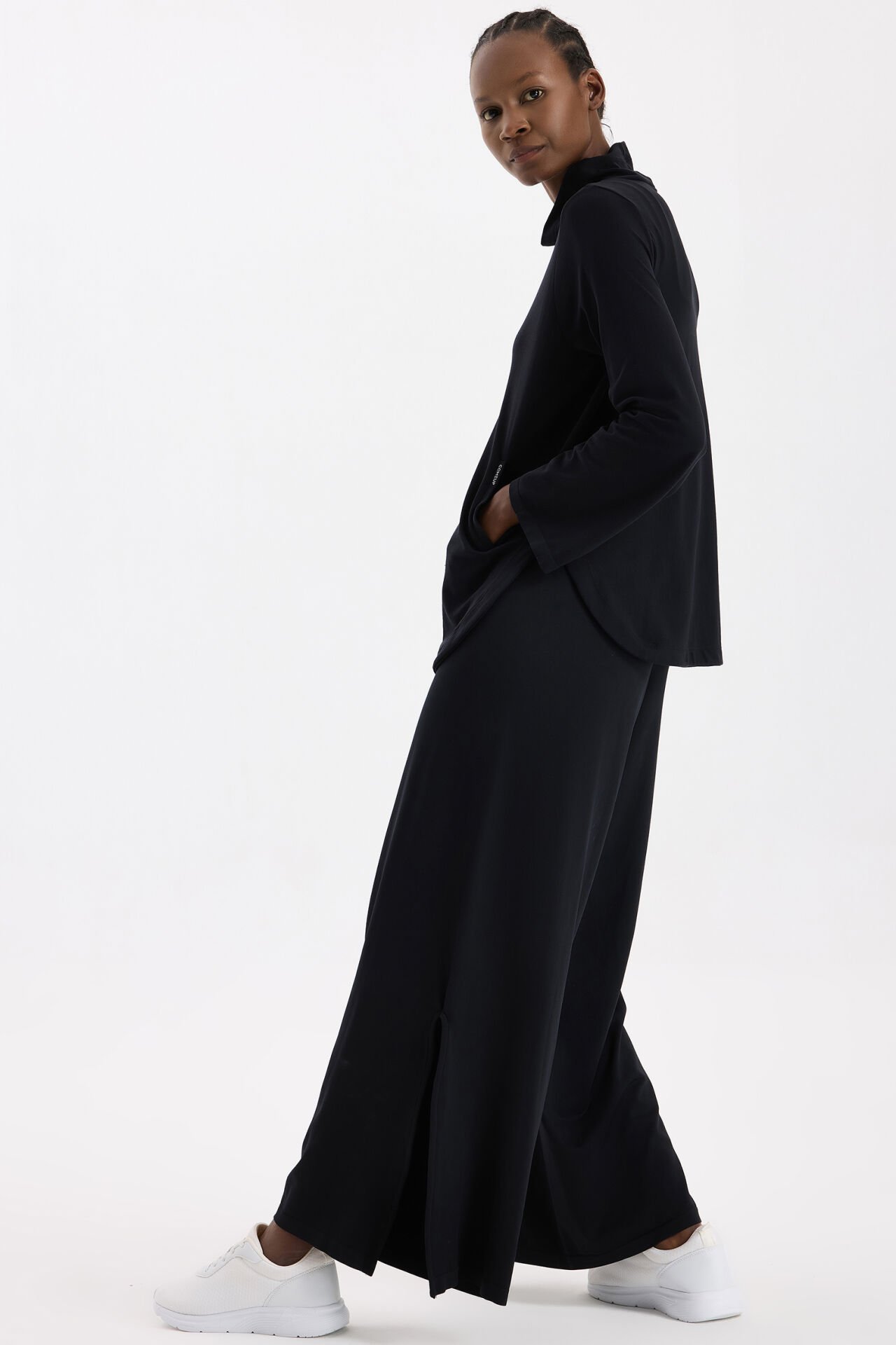 Yüksek Yaka Cepli Uzun Kollu Hafif Sweatshirt Siyah