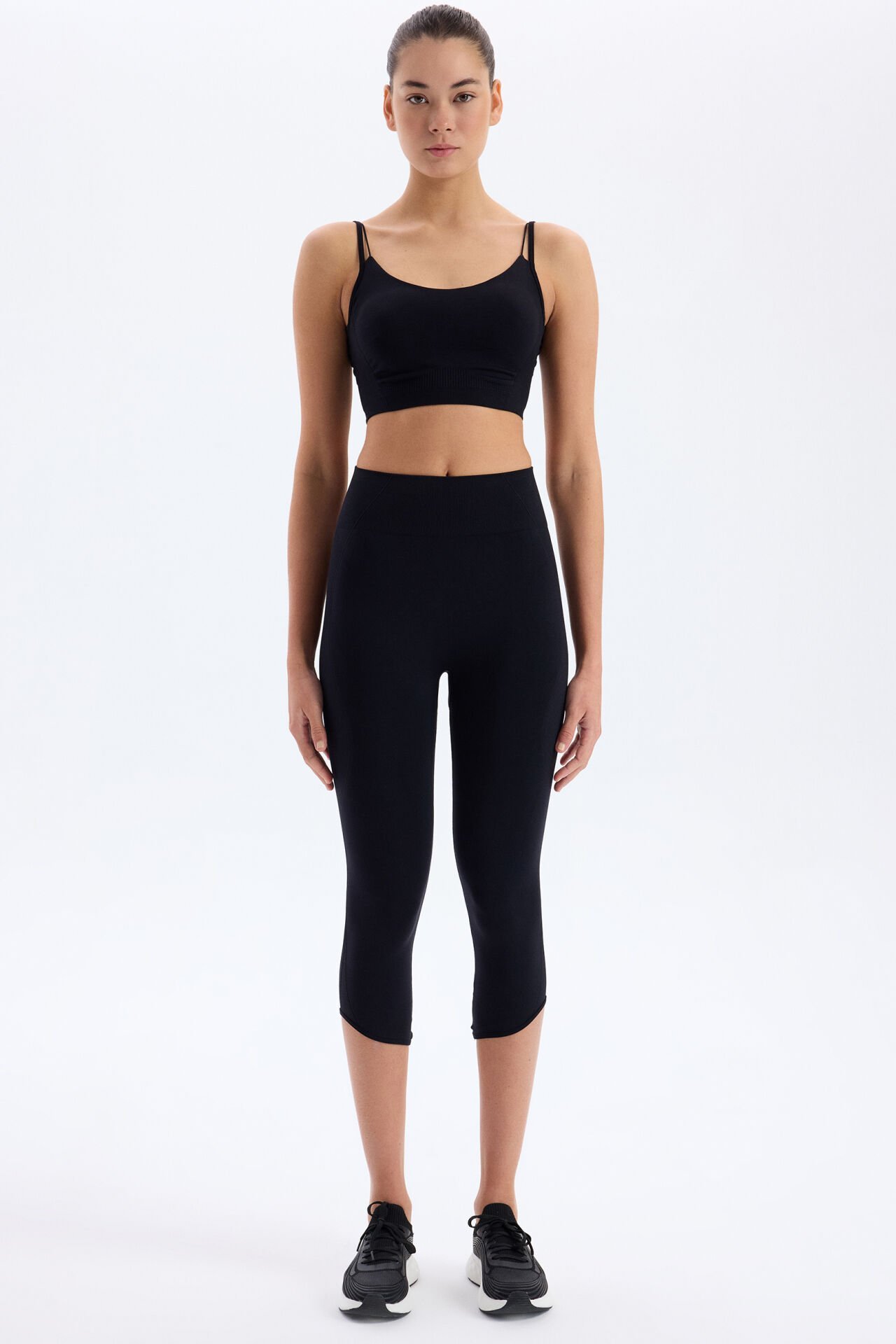 Jakar Detaylı Crop Boy Toparlayıcı Tayt Siyah