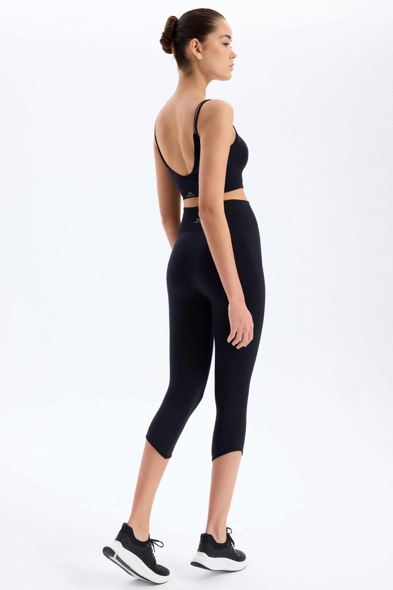 Jakar Detaylı Crop Boy Toparlayıcı Tayt Siyah