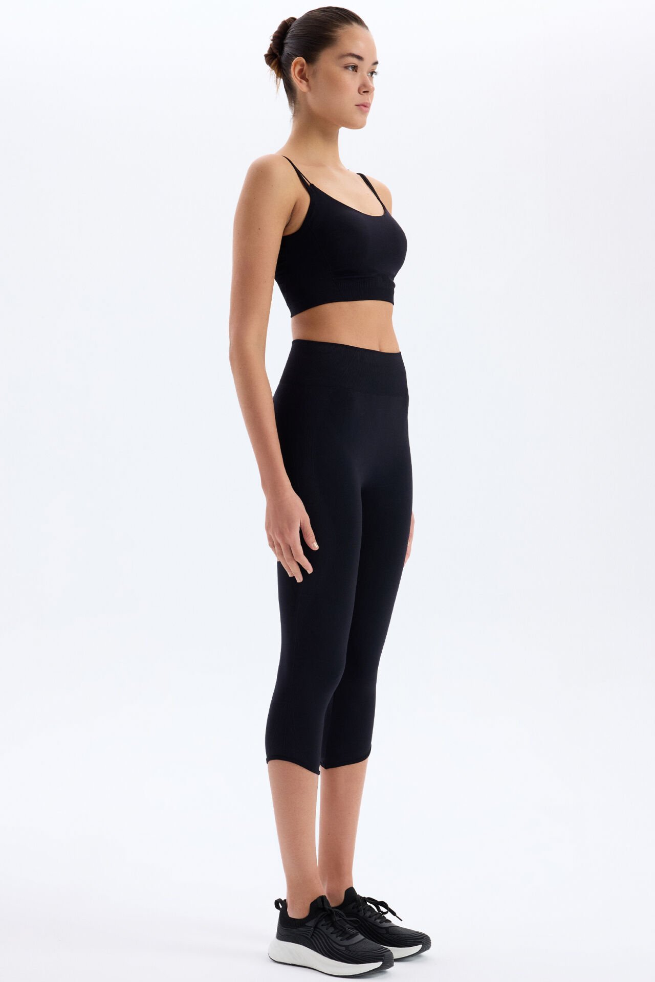 Jakar Detaylı Crop Boy Toparlayıcı Tayt Siyah