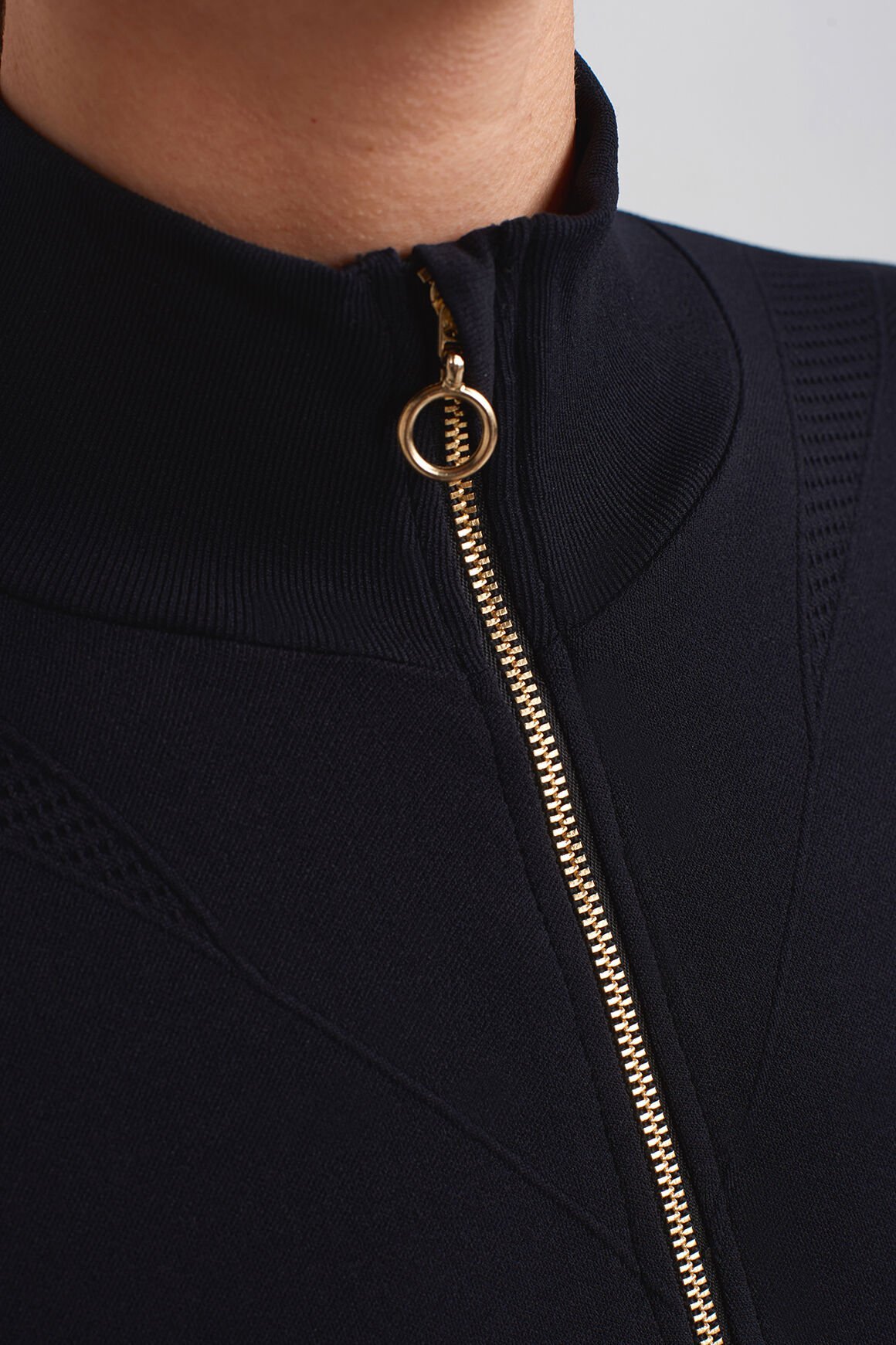 Kemeri Pencereli Parmak Geçme Detaylı Spor Ceket Siyah