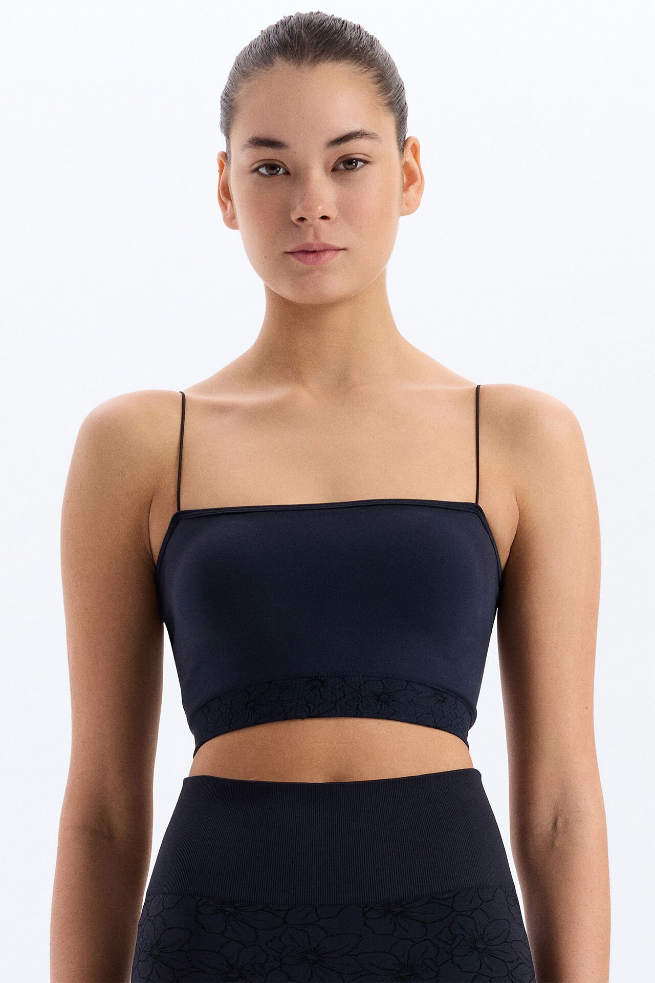 Jakarlı Çiçek Desenli İp Askılı Sporcu Bra Siyah