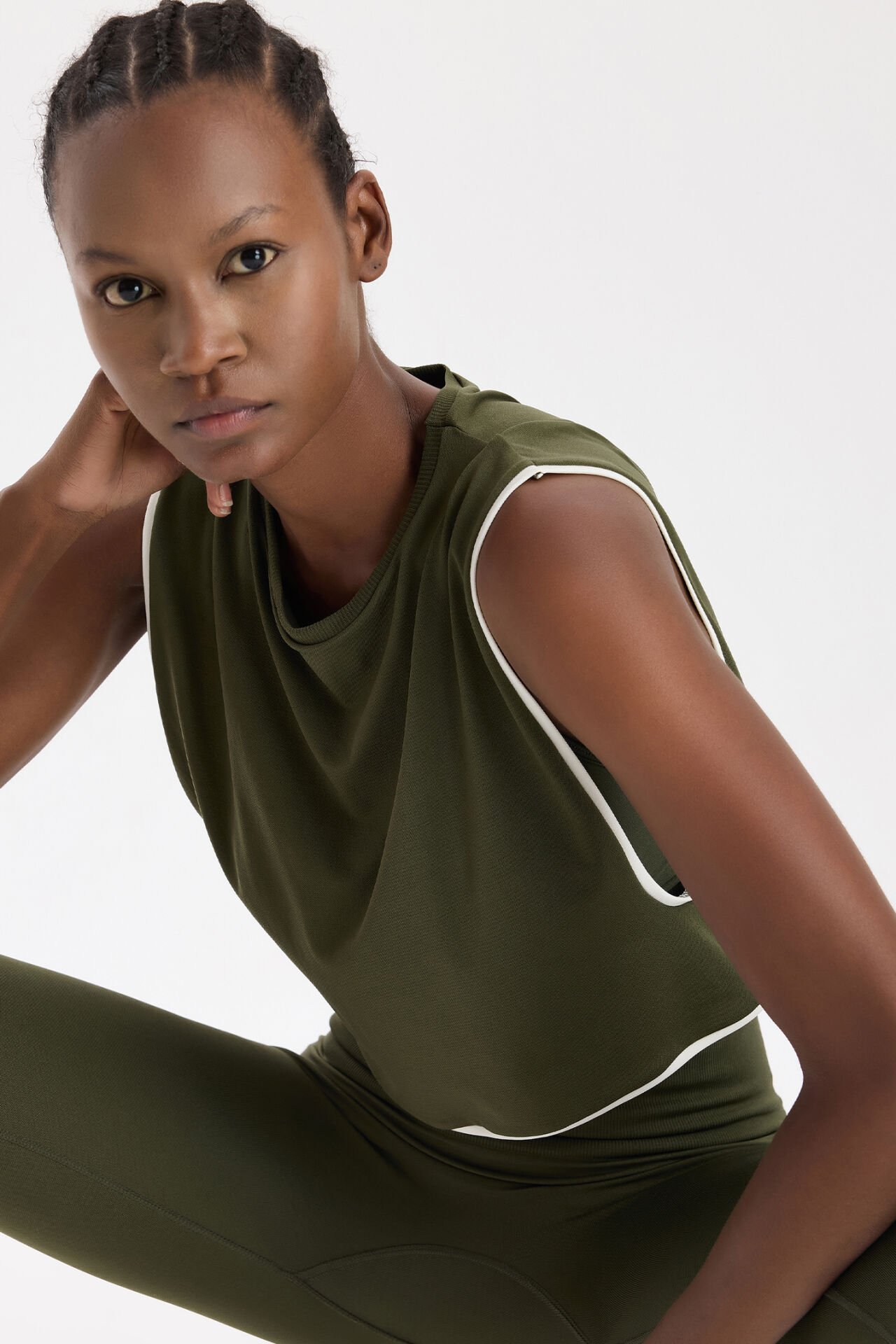 Kontrast Biyeli Sıfır Kol Crop Top Koyu Yaprak Yeşili