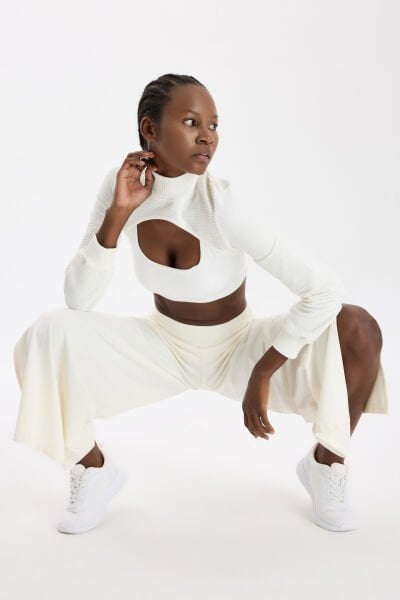 Dikişsiz Yırtmaçlı Pantolon Kırık Beyaz