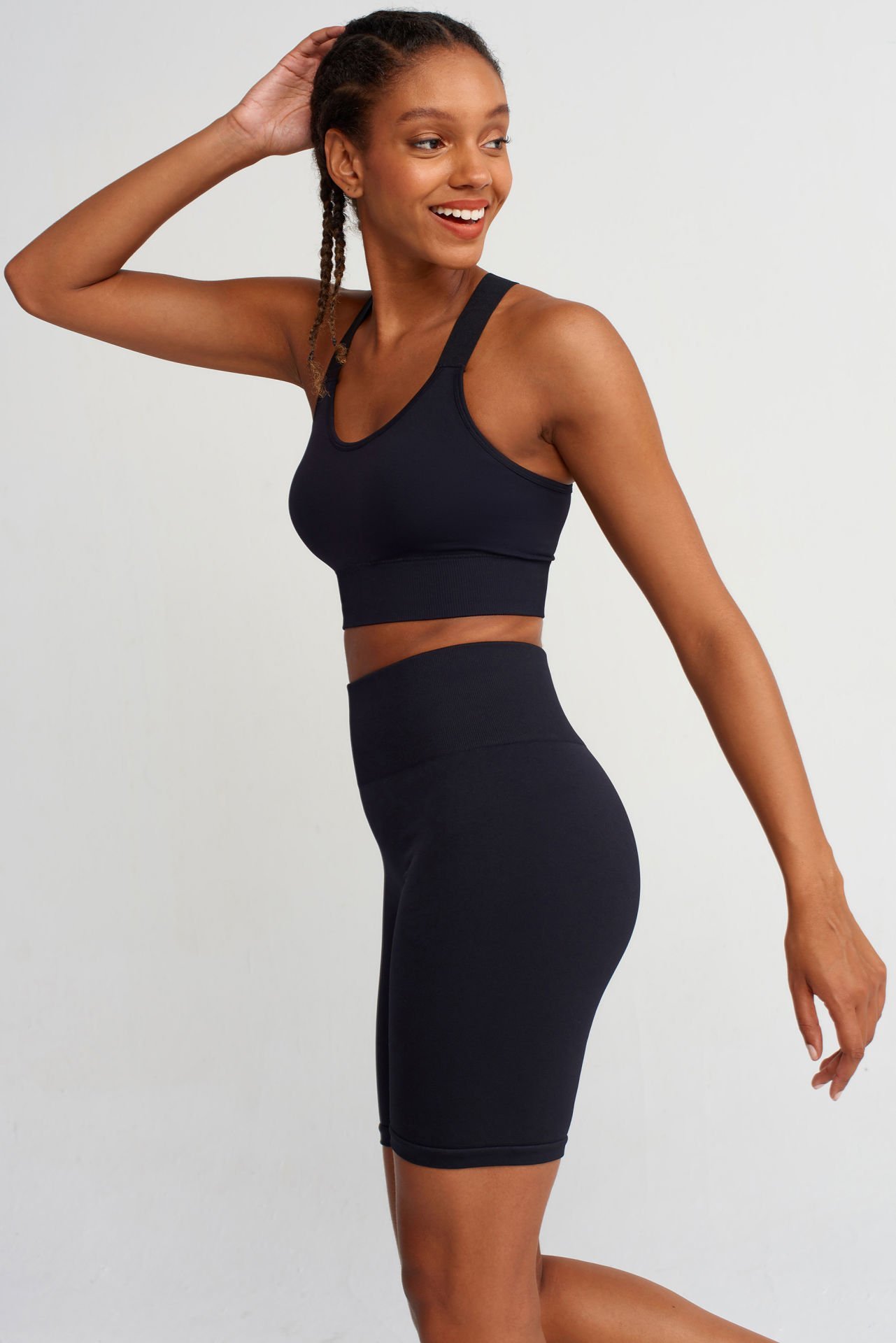 Toparlayıcı Biker Şort Siyah