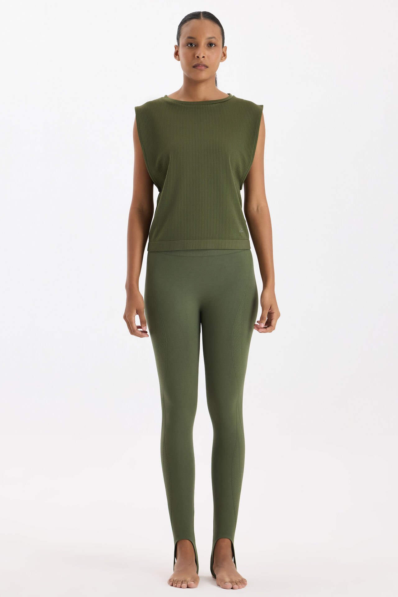 Fitilli Kolsuz Tişört Koyu Yaprak Yeşili