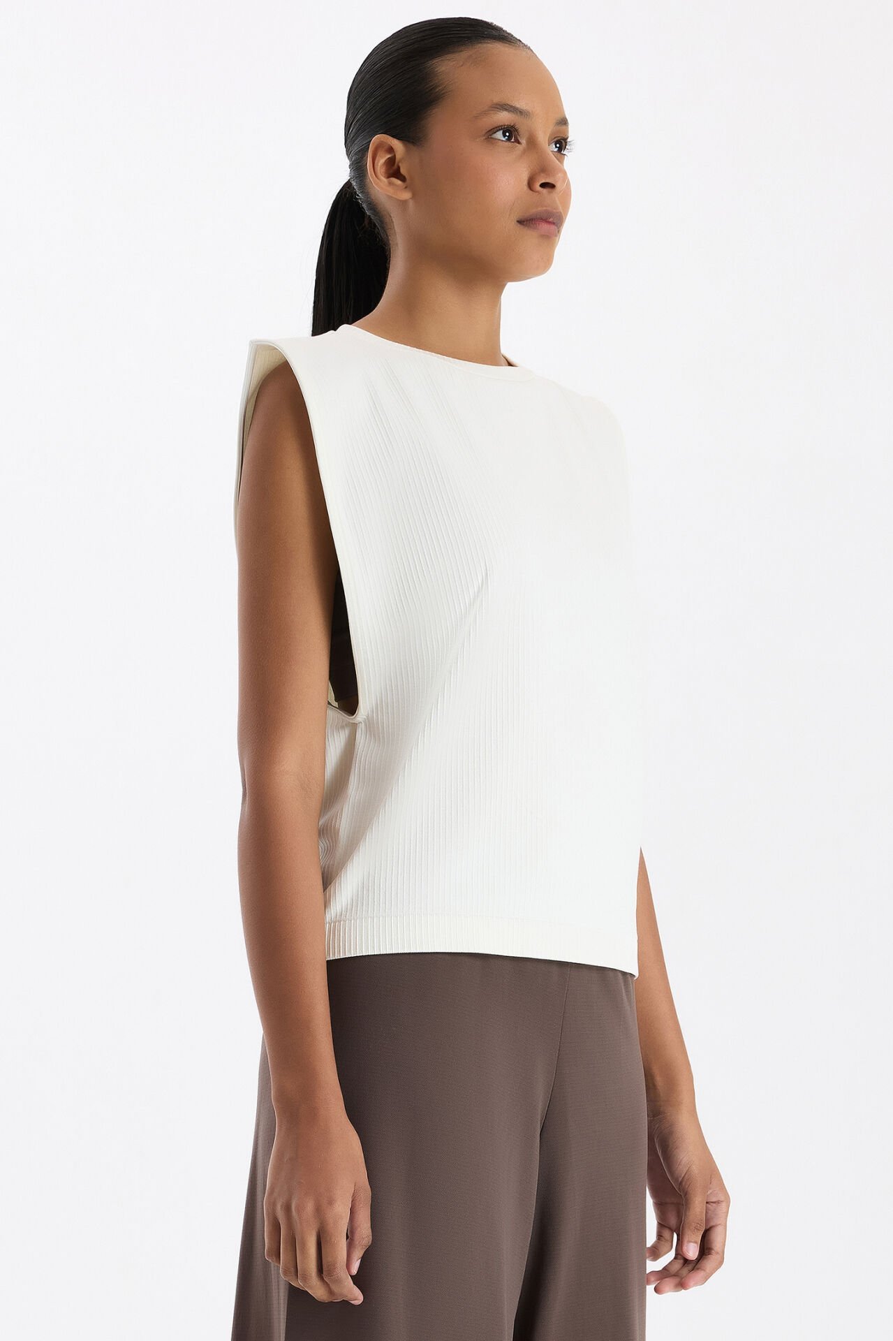 Fitilli Kolsuz Tişört Kırık Beyaz