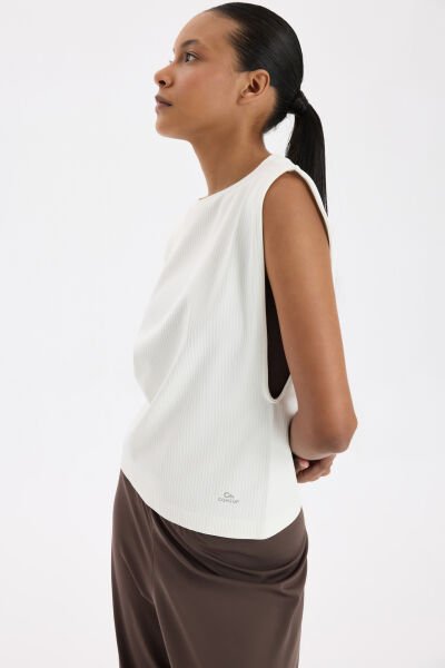 Fitilli Kolsuz Tişört Kırık Beyaz