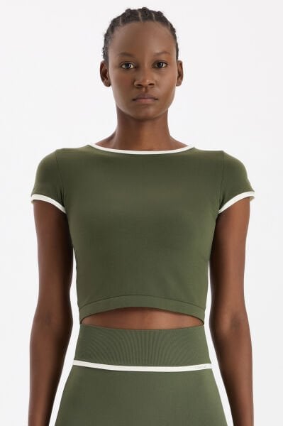 Kontrast Biyeli Spor Tişört Koyu Yaprak Yeşili