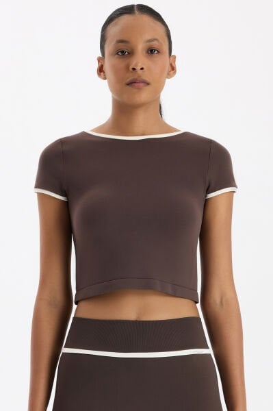 Kontrast Biyeli Spor Tişört Kakao Dansı