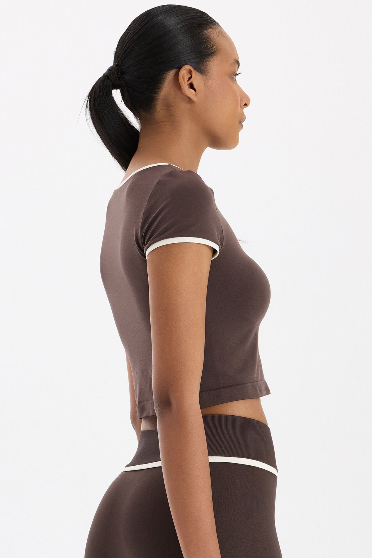 Kontrast Biyeli Spor Tişört Kakao Dansı