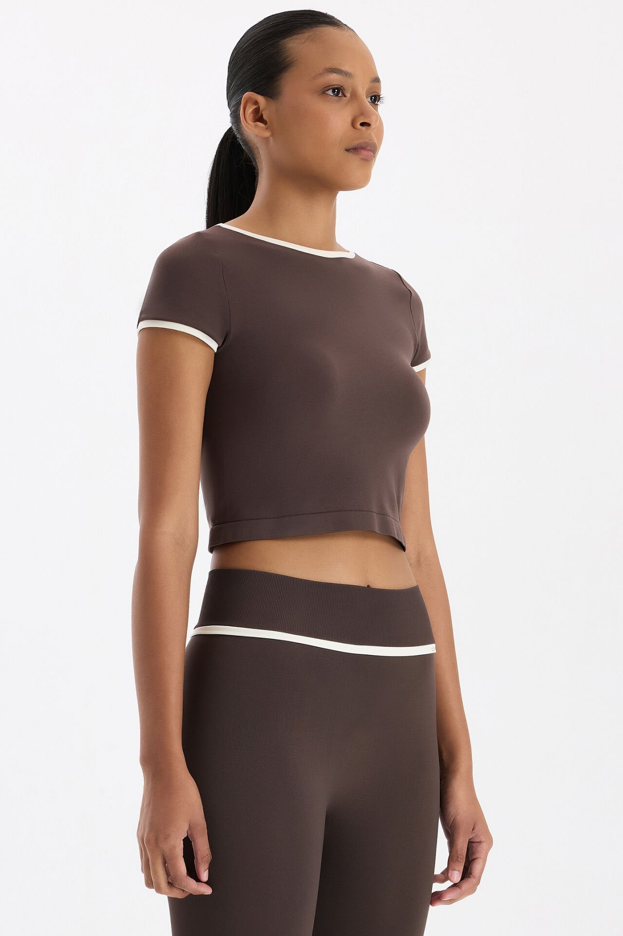 Kontrast Biyeli Spor Tişört Kakao Dansı