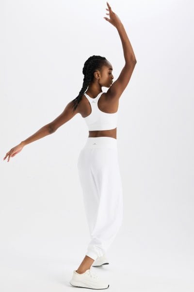 Soft Kumaş Dokulu Dikişsiz Jogger Pantolon Beyaz