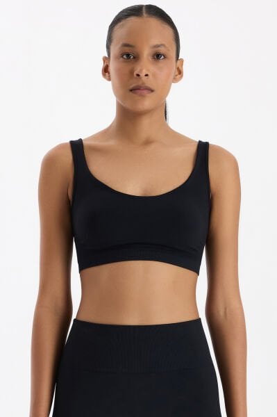 Sırtı Askı Detaylı Pedli Sporcu Sütyeni Siyah