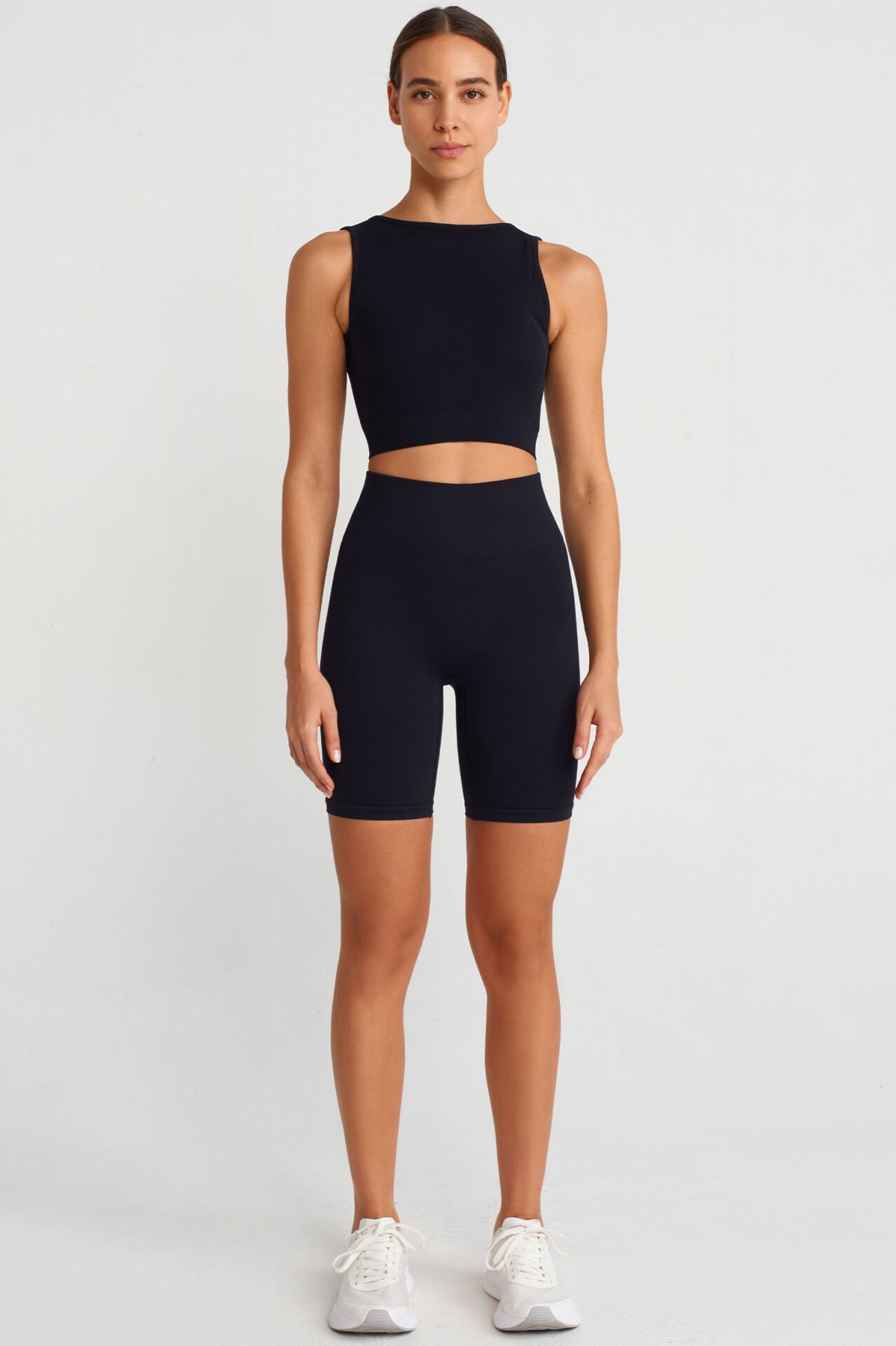 Göğüs Pedli Rib Dokulu Sırtı Çapraz Crop Top Siyah - Comeup
