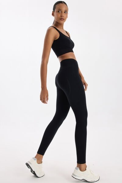 Jakar Detaylı Çift Askılı Sporcu Sütyeni Siyah