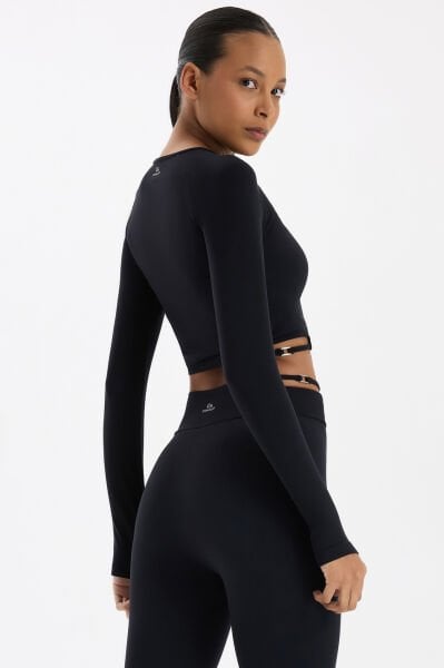 Tokalı Parmak Geçmeli Crop Top Siyah