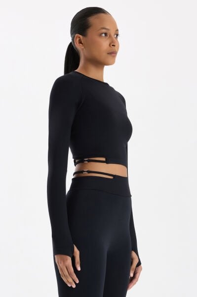 Tokalı Parmak Geçmeli Crop Top Siyah