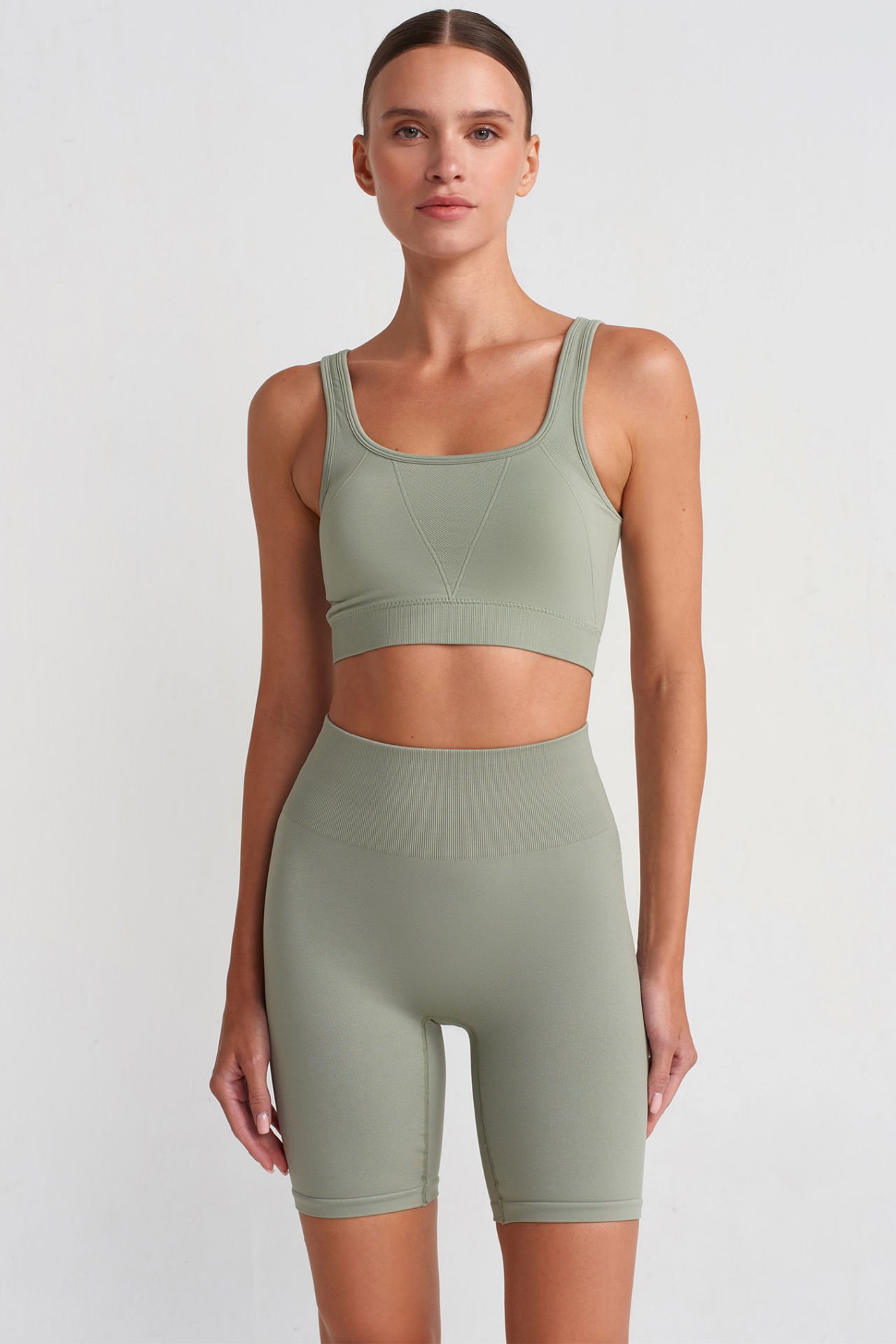 Toparlayıcı Biker Şort Light Green