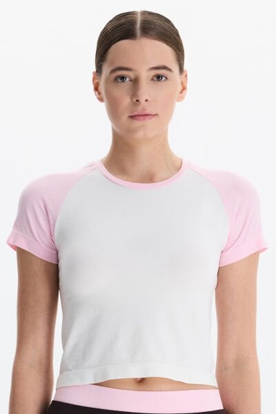 Kısa Reglan Kollu Crop Tişört Kolları Balerina Pembe Bedeni Kırık Beyaz