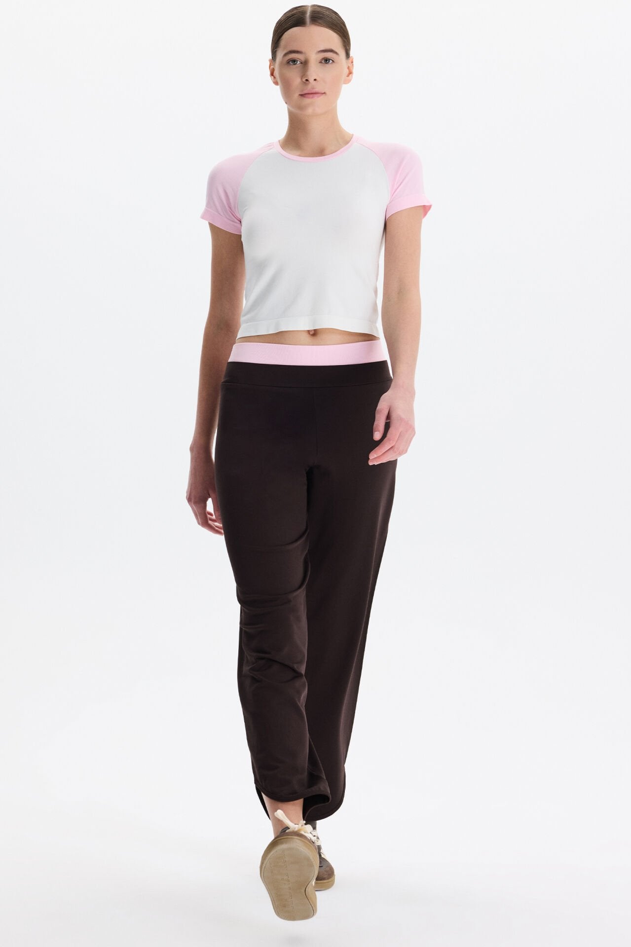 Kısa Reglan Kollu Crop Tişört Kolları Balerina Pembe Bedeni Kırık Beyaz