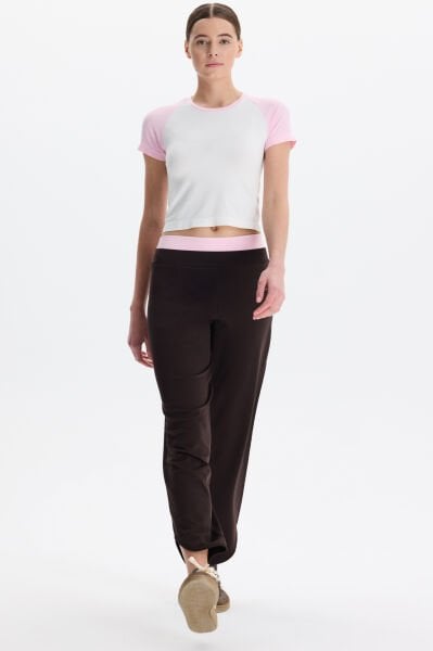 Kısa Reglan Kollu Crop Tişört Kolları Balerina Pembe Bedeni Kırık Beyaz