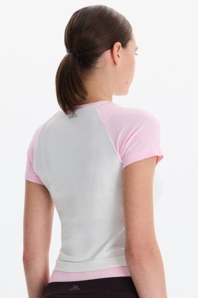 Kısa Reglan Kollu Crop Tişört Kolları Balerina Pembe Bedeni Kırık Beyaz