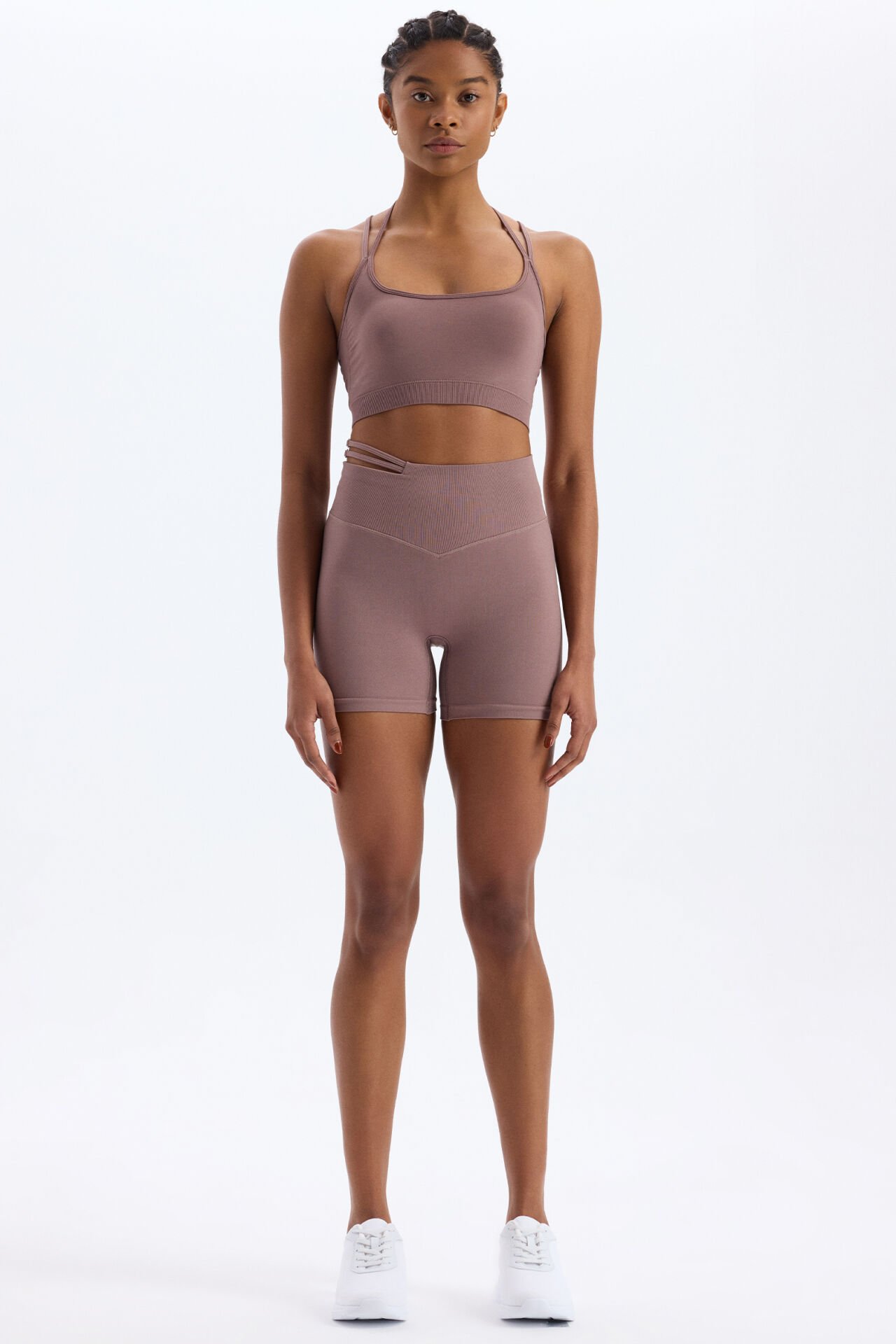 Tokalı Beli Pencereli Kısa Şort Mocha