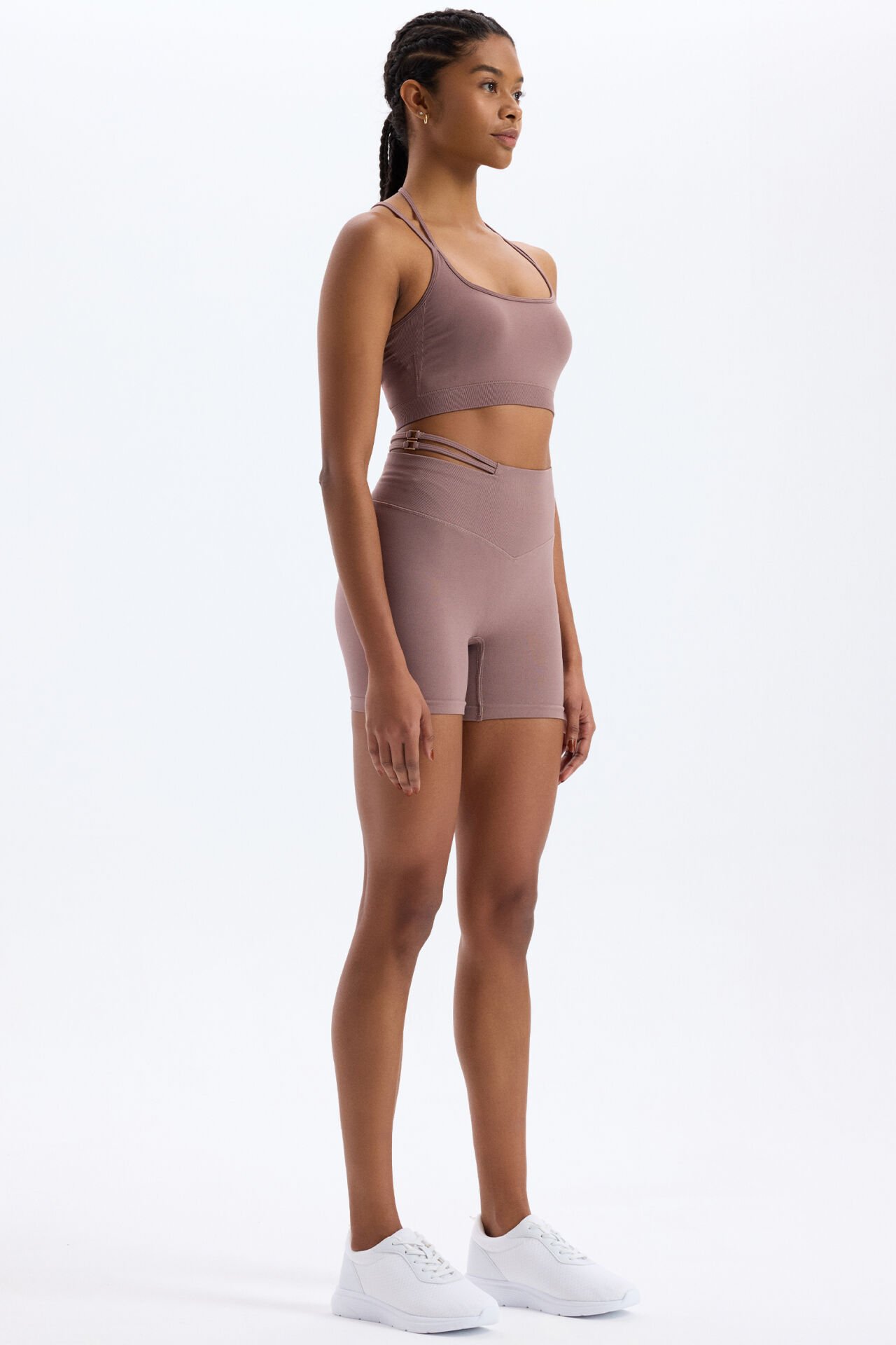 Tokalı Beli Pencereli Kısa Şort Mocha