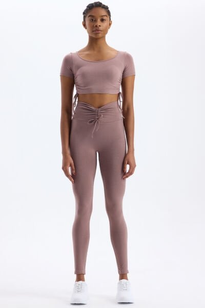 Biyeli Kemer Büzgü Detaylı Tayt Mocha