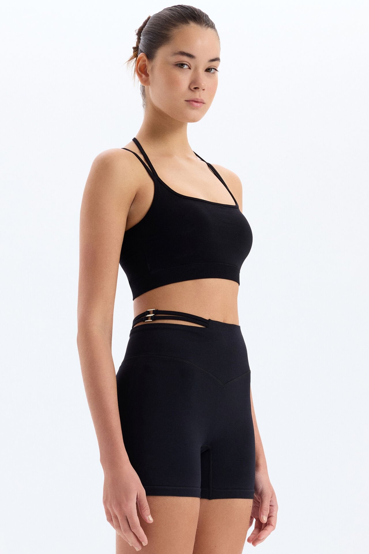 İp Askılı Toka Örgü Detaylı Sporcu Sütyeni Siyah