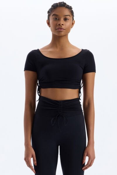 Bağcıklı Yanlardan Büzgülü Crop Top Siyah