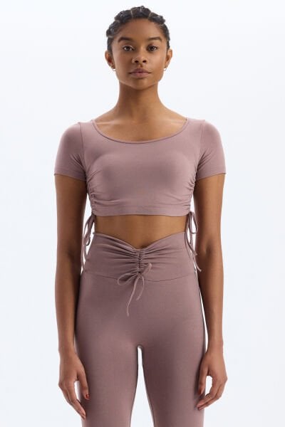 Bağcıklı Yanlardan Büzgülü Crop Top Mocha