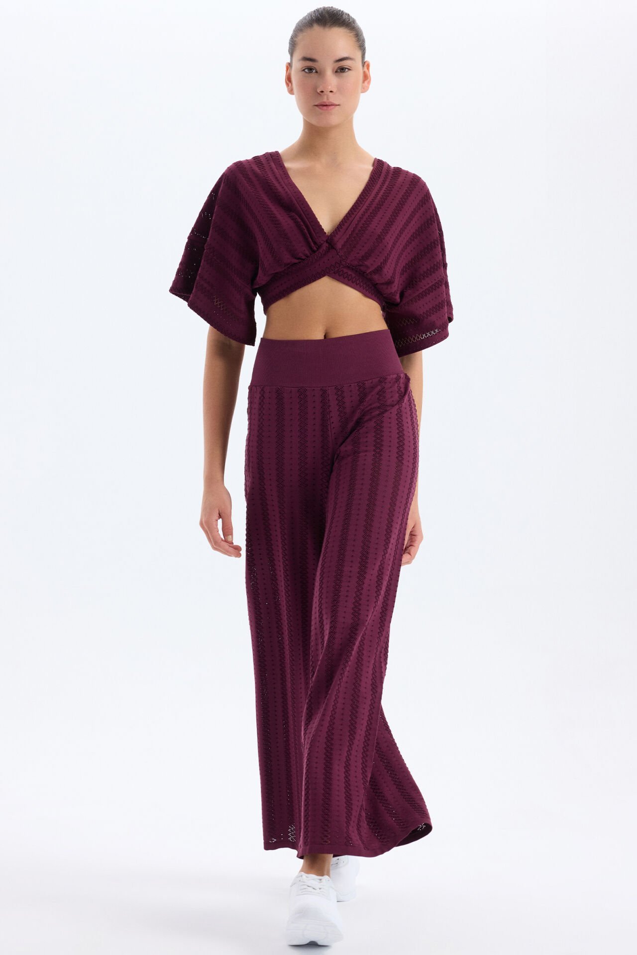 Jakarlı Delik Desenli Şortlu Pantolon Mürdüm