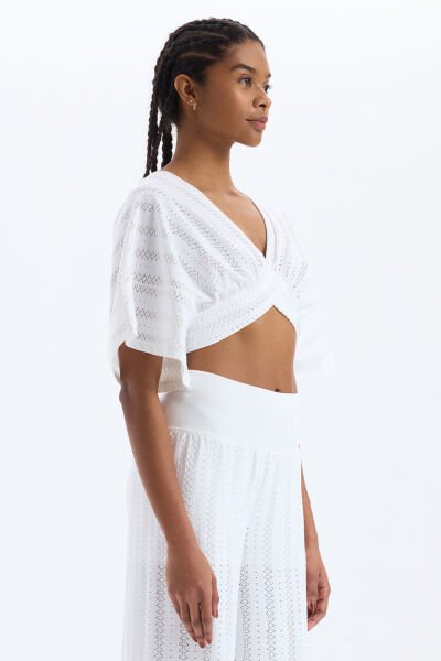 Jakarlı Delik Desenli Yarasa Kol Crop Top Beyaz
