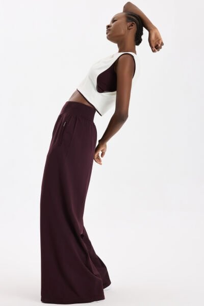 Kontrast Biyeli Sıfır Kol Crop Top Kırık Beyaz